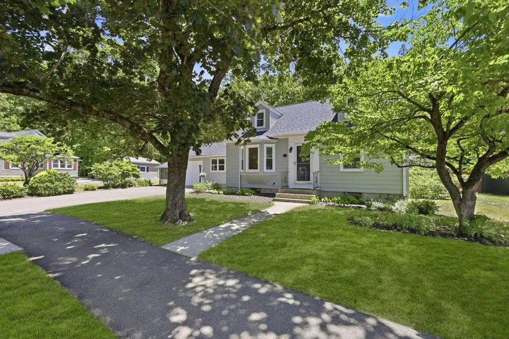 32 Cornell St, South Hadley, MA 01075 - #1