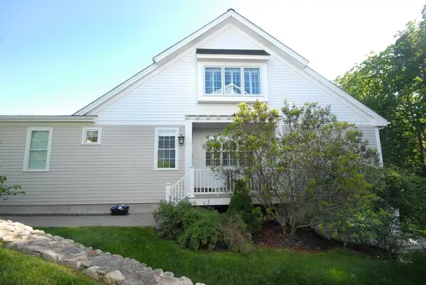 25 Black Horse Pl #25, Concord, MA 01742