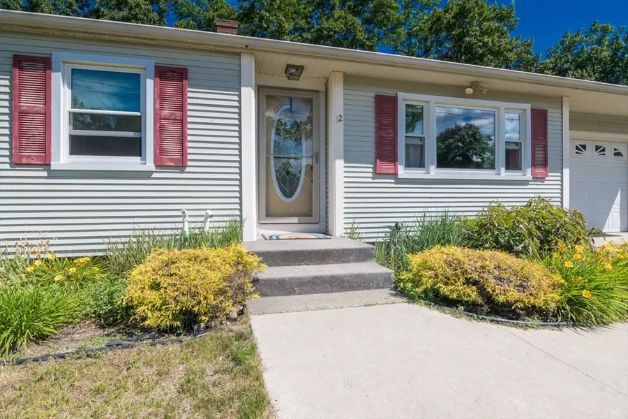 12 Daniel Dr, Chicopee, MA 01013 - #2