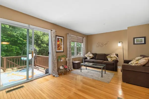 1907 Thayer St #1907, Abington, MA 02351