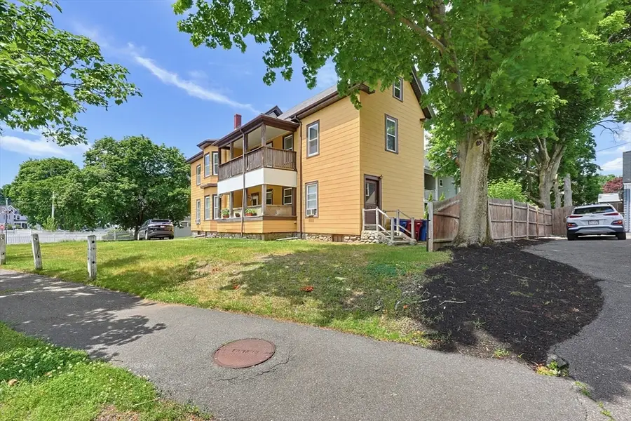 9 Elm St, Melrose, MA 02176 - #3