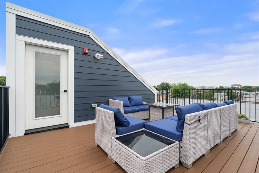 32 Pearl St #4, Boston, MA 02125 - #3