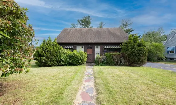 36 Ludlow St., Acushnet, MA 02743