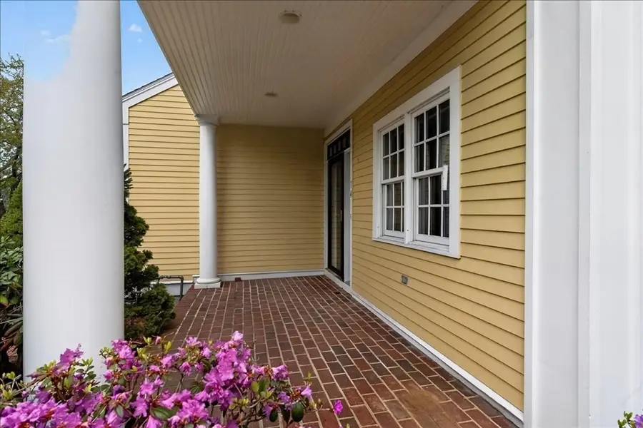 14 Whiting Ln, Hingham, MA 02043 - #3