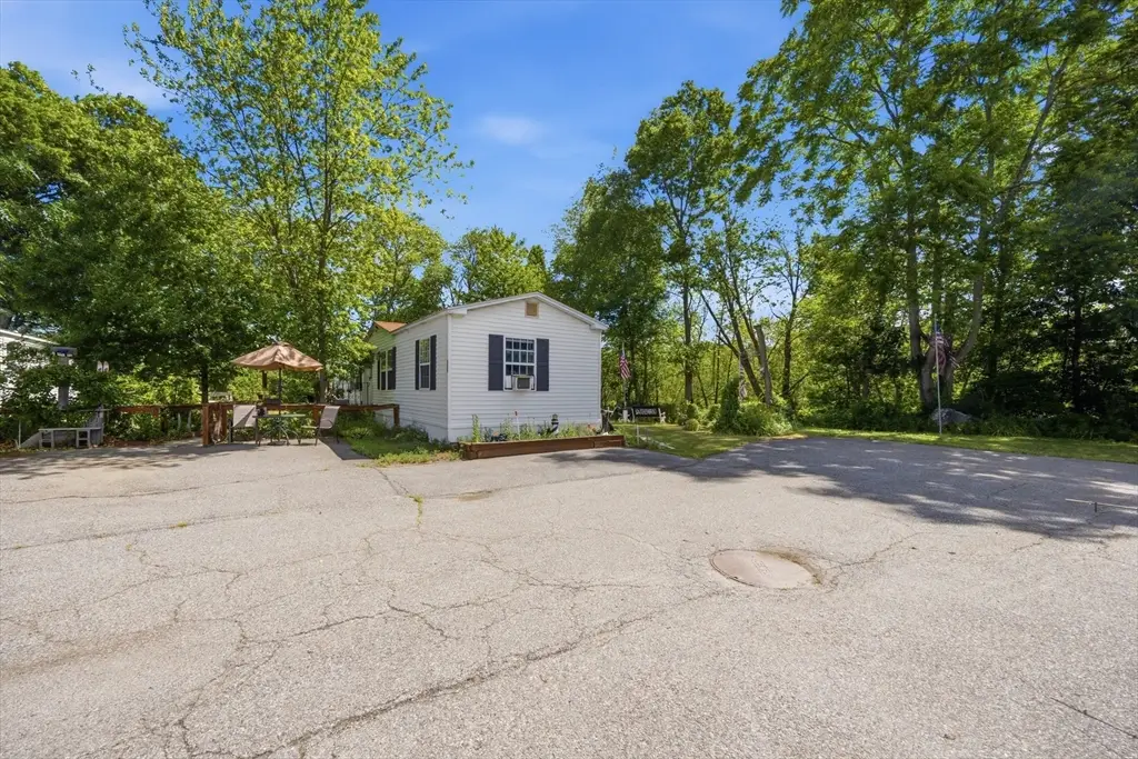 209 Shoreline Dr, Tewksbury, MA 01876 - #1