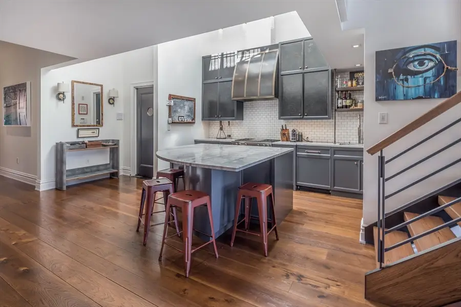 205 Commonwealth Ave #PH, Boston, MA 02116 - #2
