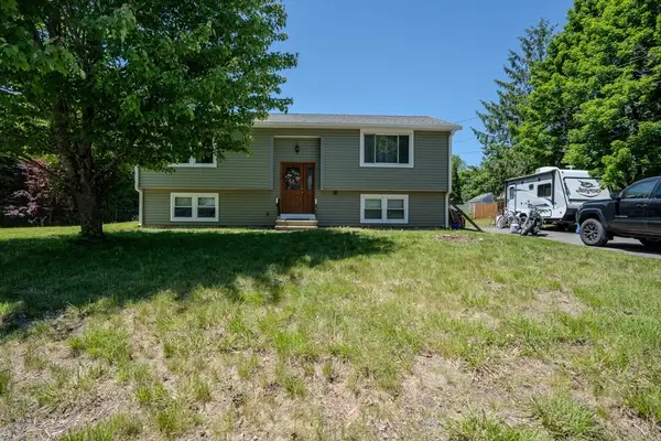 18 Plainfield Rd, Pepperell, MA 01463