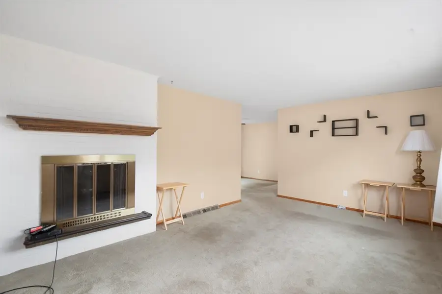 32 Arapahoe Rd, Bellingham, MA 02019 - #3