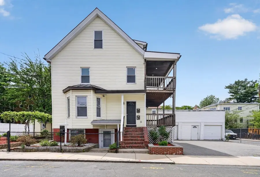 29 Hanson St, Somerville, MA 02143 - #3
