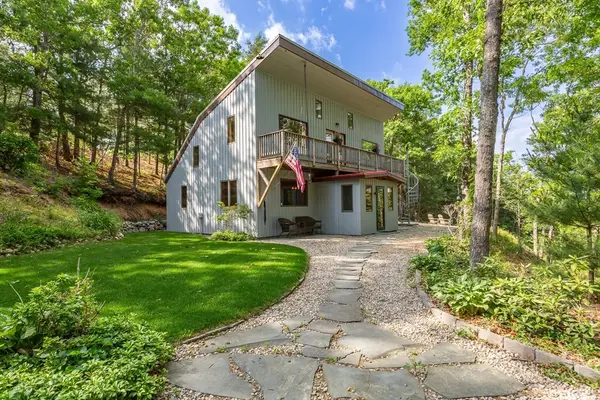 185 Black Cat Road, Plymouth, MA 02360