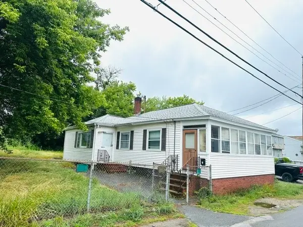 10 Lafayette St, Lowell, MA 01854