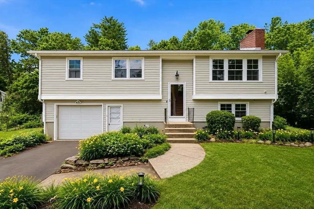 23 Phelps St, Easthampton, MA 01027 - #1