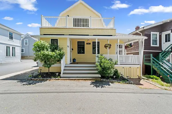 32 Maple Ave, Nahant, MA 01908