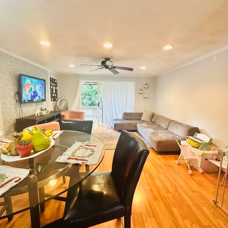 520 High St #7, Clinton, MA 01510 - #3