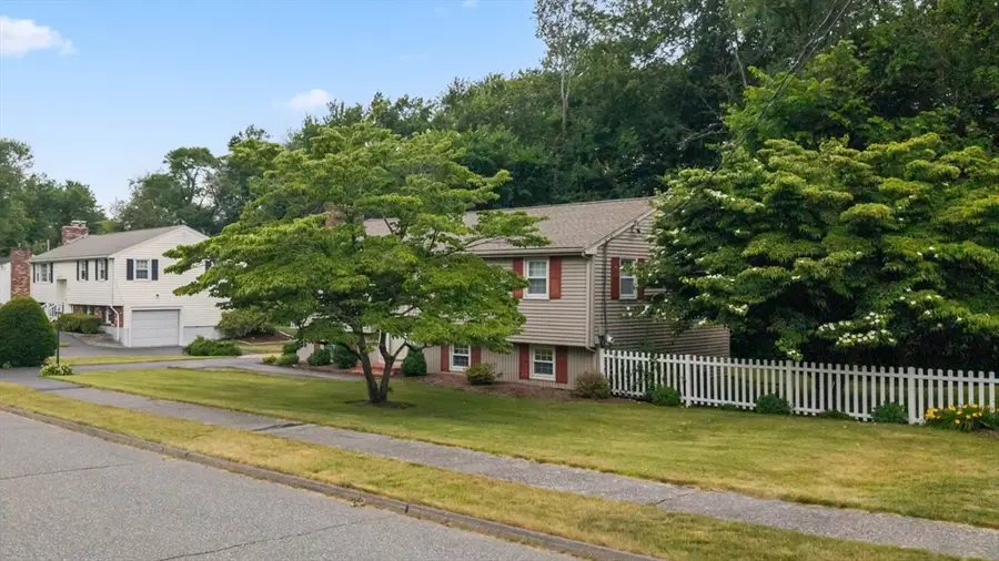 28 Ladyslipper Dr, Shrewsbury, MA 01545 - #2