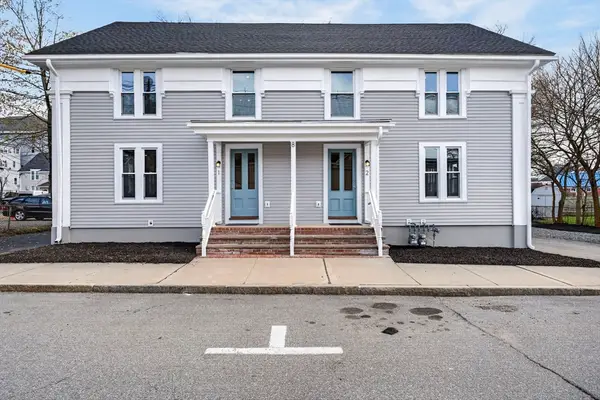 8 Hammatt St, Ipswich, MA 01938