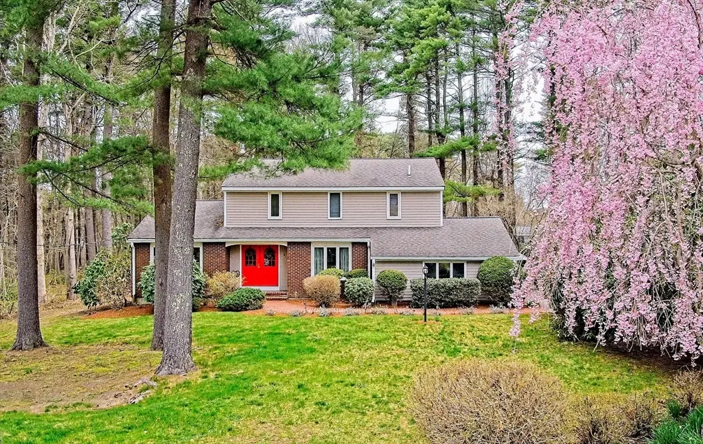 2 Nottingham Dr, Raynham, MA 02767 - #1