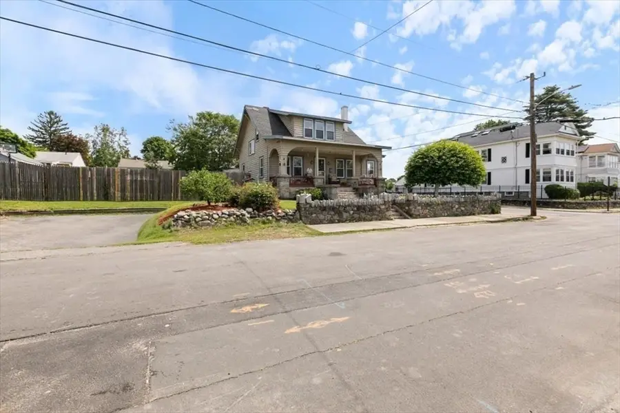 29 Tower St, Methuen, MA 01844 - #2