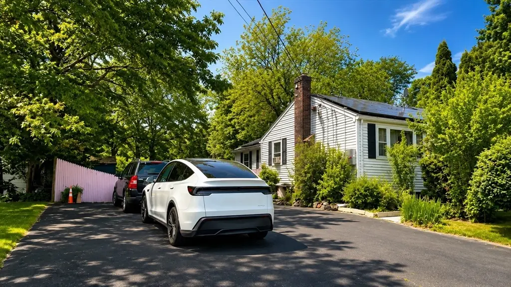 22 Farnham Rd, Stoughton, MA 02072 - #1