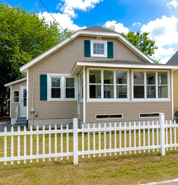 65 Fargo St, Springfield, MA 01119