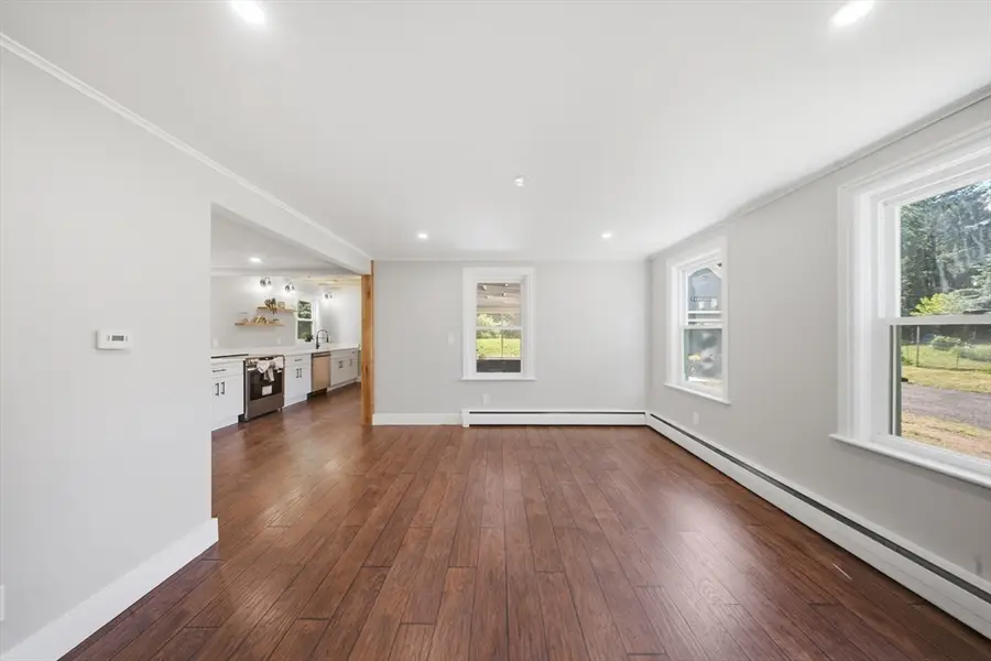 286 Blackstone St, Uxbridge, MA 01569 - #2