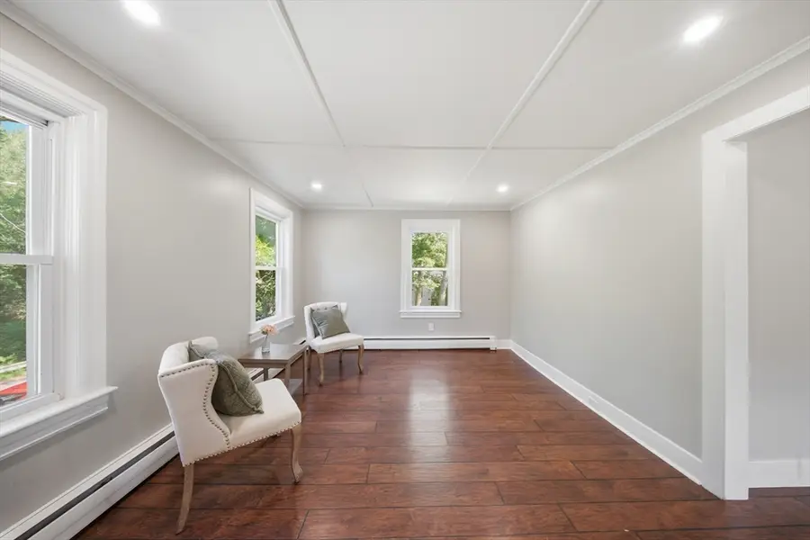 286 Blackstone St, Uxbridge, MA 01569 - #3