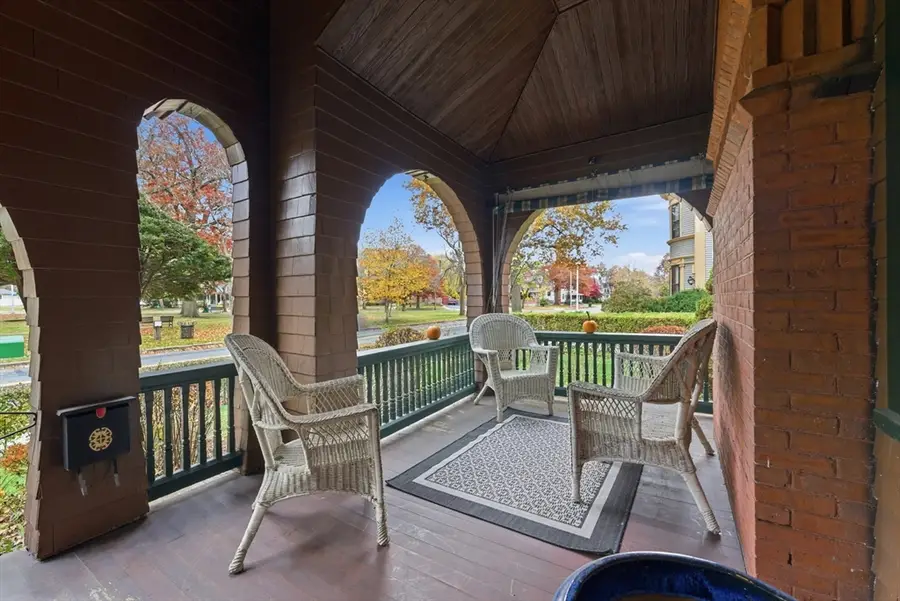 1176 Worthington St, Springfield, MA 01109 - #3