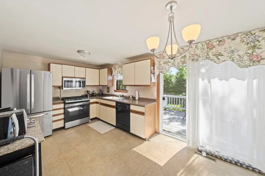 16 Lexington Dr, Hyannis, MA 02601 - #3