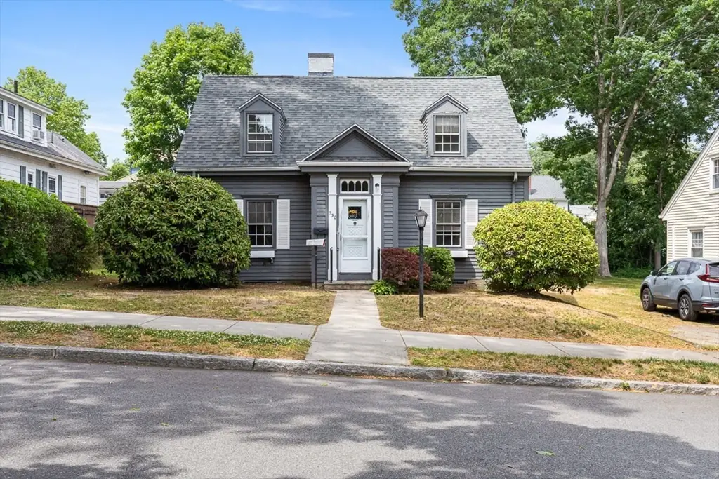 530 Montgomery Street, Fall River, MA 02720 - #1