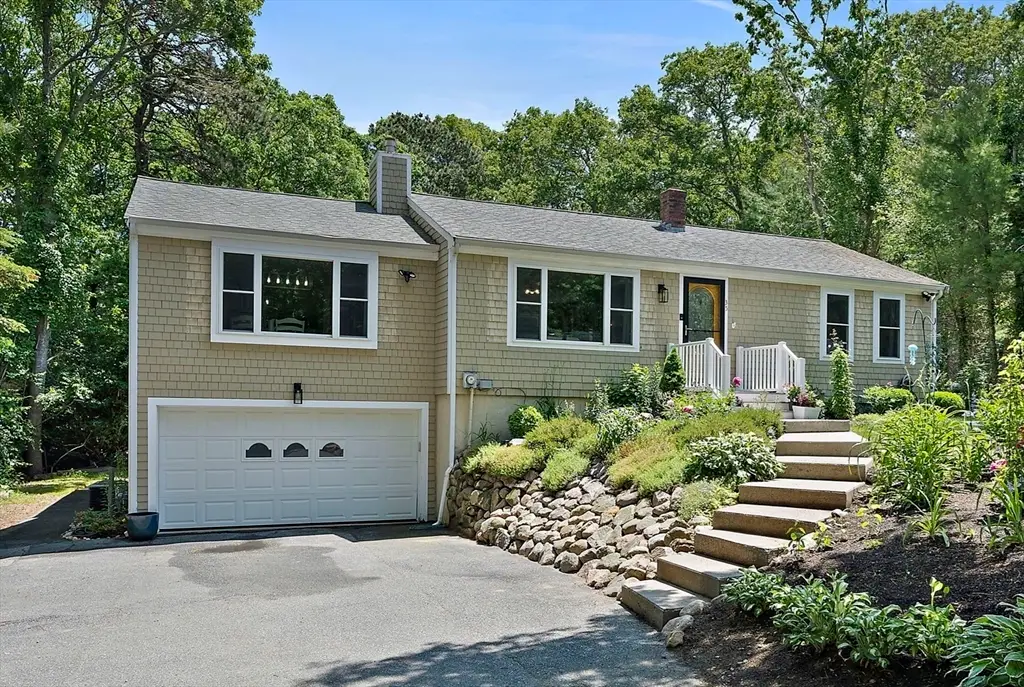35 Braeburn Ct, Falmouth, MA 02536 - #1