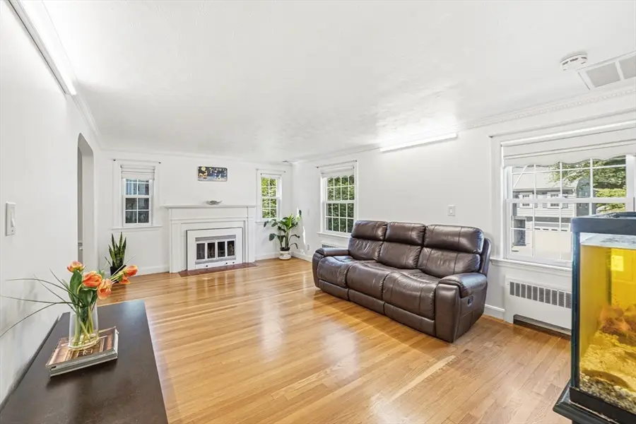 17 Echo St, Melrose, MA 02176 - #3