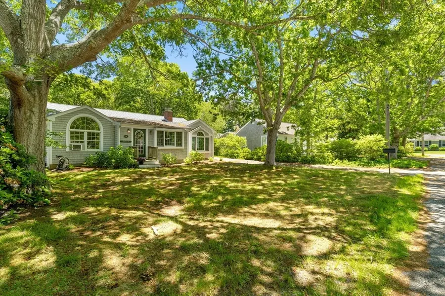 6 Parkwood Ct, South Yarmouth, MA 02664 - #2