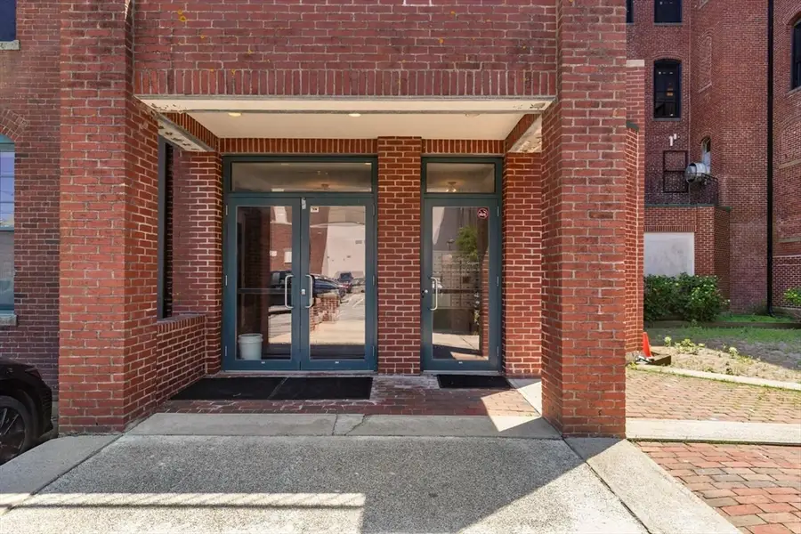 196 Main St #1, Gloucester, MA 01930 - #3