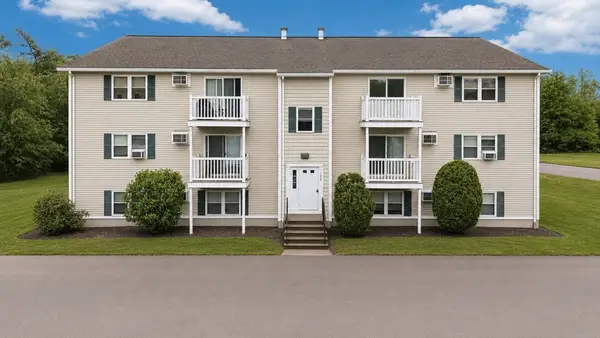1617 Braley Rd #82, New Bedford, MA 02745