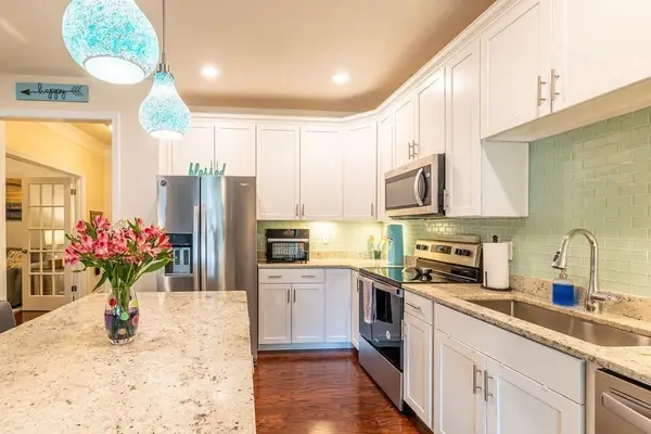230 Martins Landing #102, North Reading, MA 01864