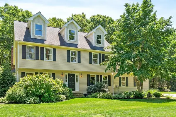 21 Bridie Ln, Norfolk, MA 02056