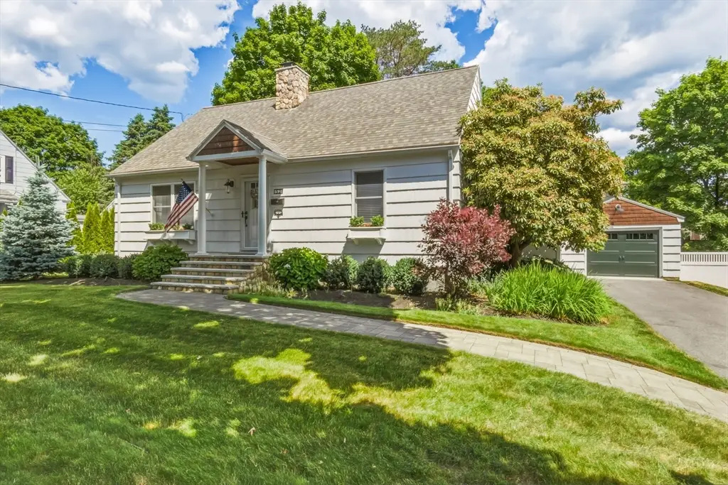 52 Russell St, North Andover, MA 01845 - #1