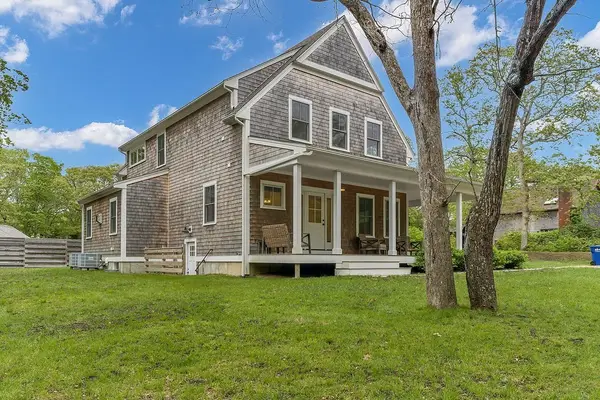 28 Groveland Road, Oak Bluffs, MA 02568