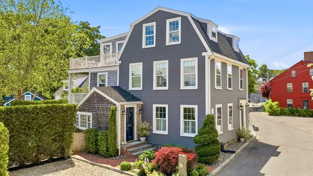 33 Franklin St, Marblehead, MA 01945 - #1