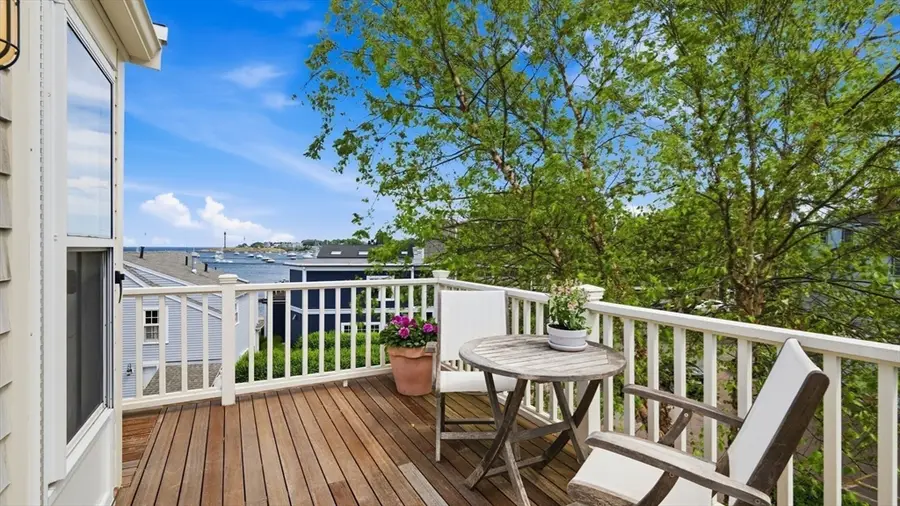 33 Franklin St, Marblehead, MA 01945 - #3