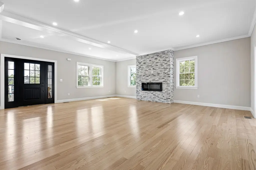 53 Louis St, Holliston, MA 01746 - #1