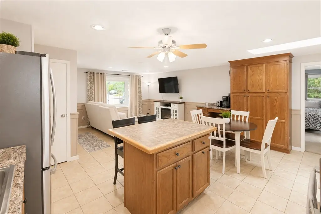 8 Naushon Rd, West Wareham, MA 02576 - #1