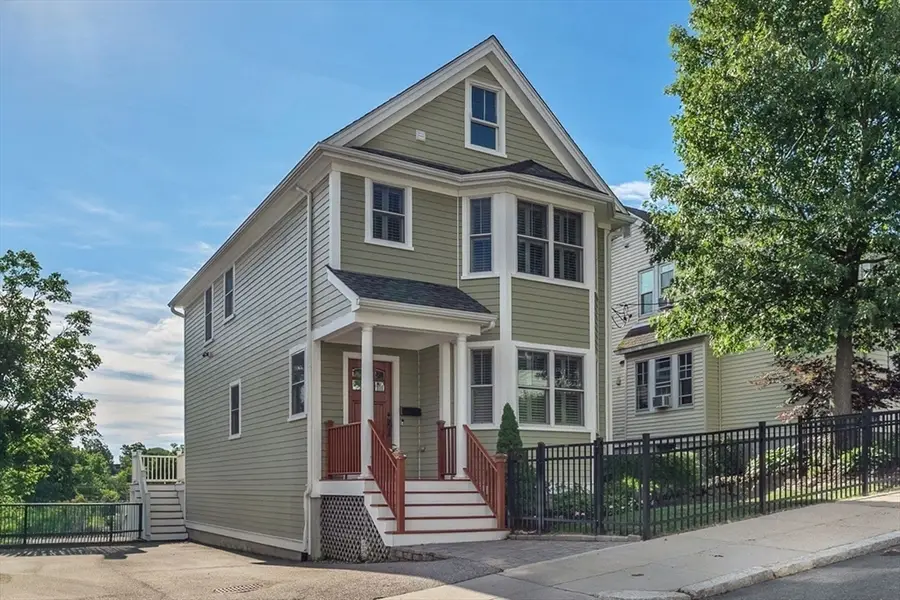 27 Beryl St, Boston, MA 02131 - #3