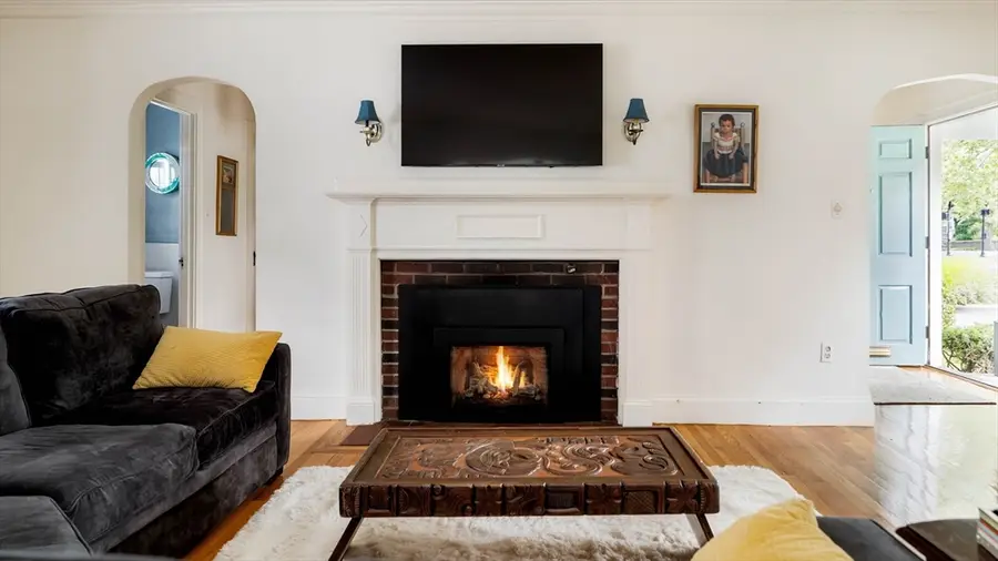 7 St. Mary's Rd., Milton, MA 02186 - #3