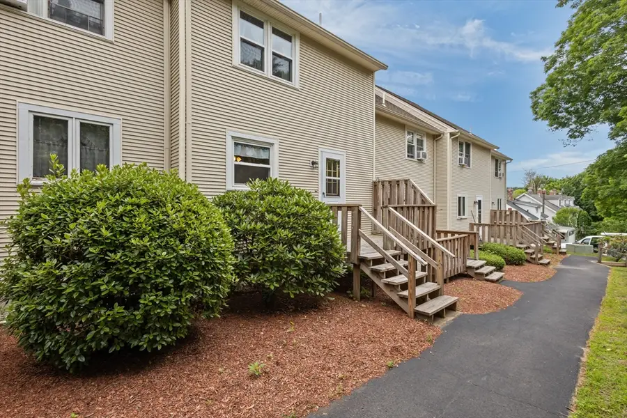 43 High St #43, Whitinsville, MA 01588 - #3