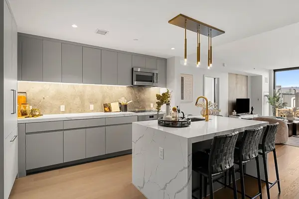 55 Lagrange St #PH21C, Boston, MA 02116