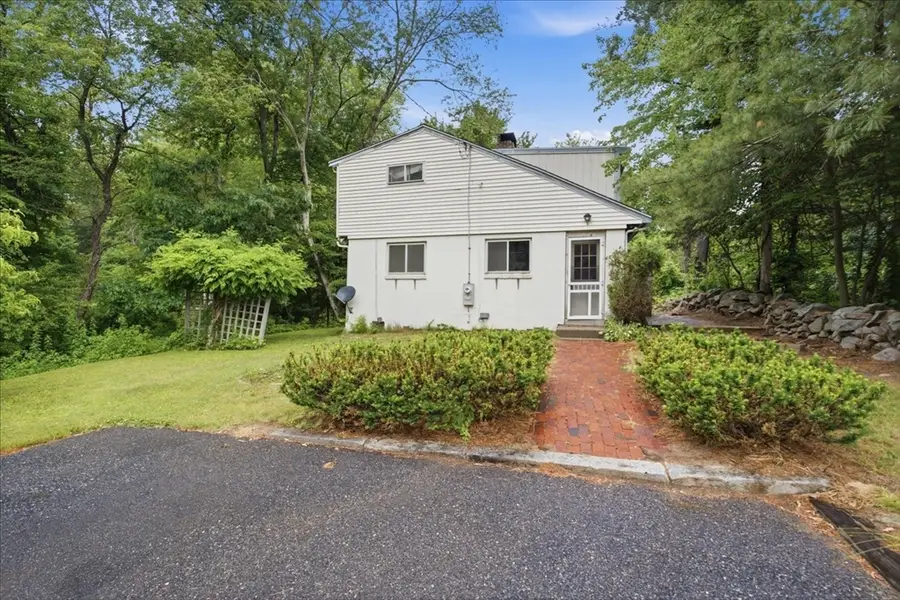 40 Maple St, Holliston, MA 01746 - #2