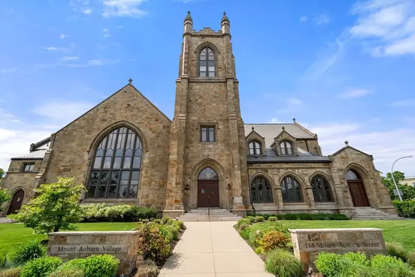 134 Mount Auburn St #7, Watertown, MA 02472