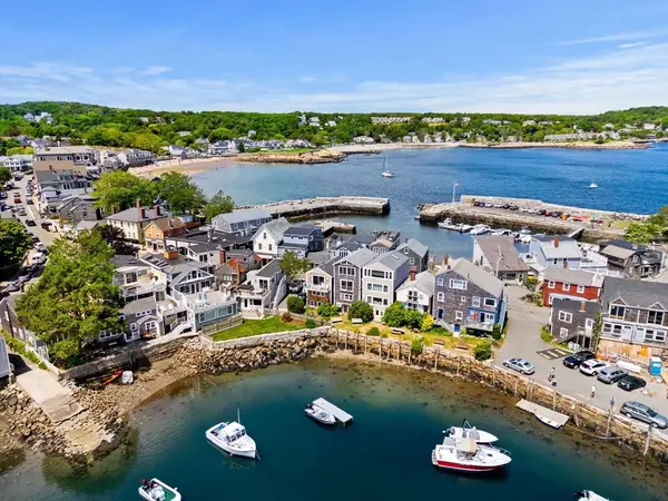 15 High St #D, Rockport, MA 01966