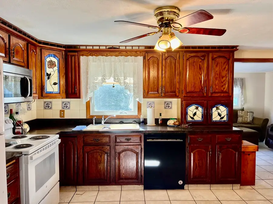 60 Carousel Dr., Millbury, MA 01527 - #3